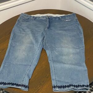 Avenue Light Blue Cropped Jeans with Embroidered Hem